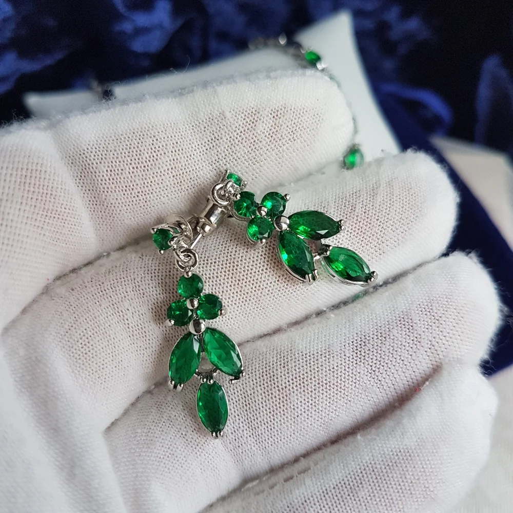 Swarovski Elements Emerald Green Marquis Teardrop Leaf Necklace & Earrings SET